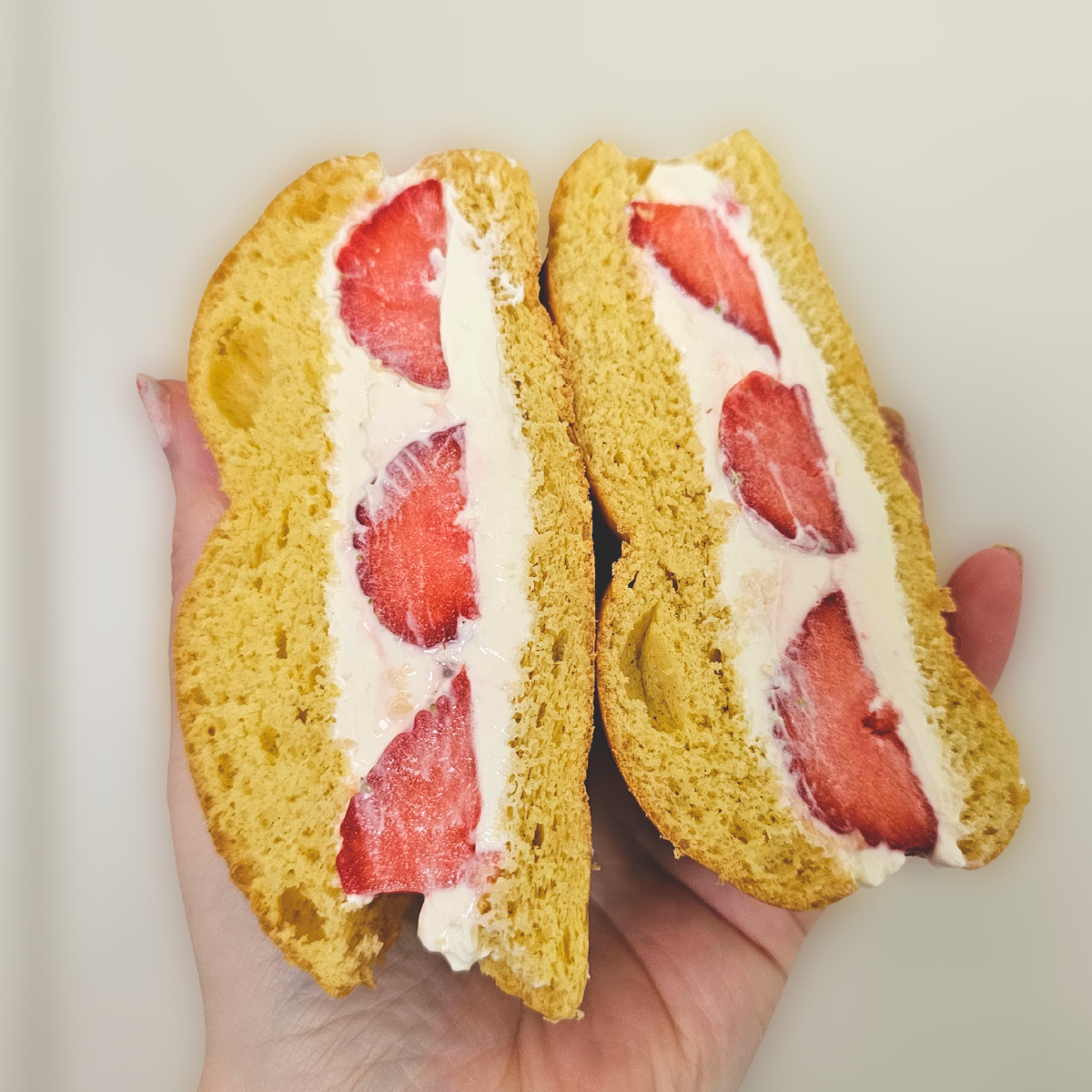 Gluten Free Strawberry and Creme Sandwich